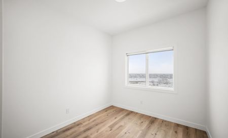 Cosmo: Wood – 1800 Leila, Winnipeg, MB - Photo 4