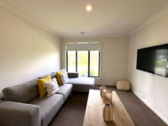 FULLY FURNISHED & VERY LUXURIOUS! - Photo 1