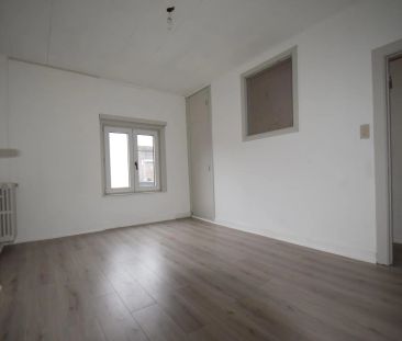 Ruime woning nabij Sint-Amandsplein, vlot bereikbaar - Photo 1