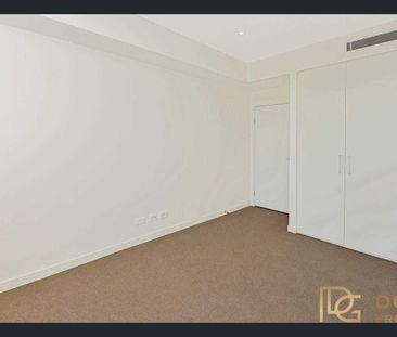 Modern Apartment - Photo 2