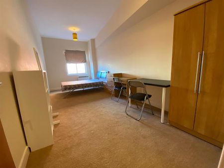 2 bedroom apartment to rent - Photo 3