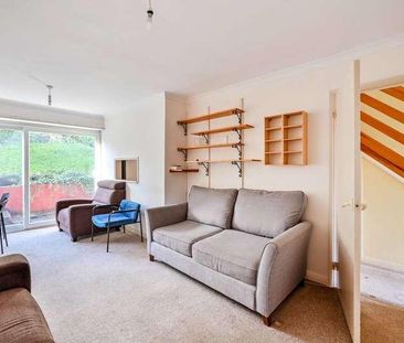 Guildford Park Avenue, Guildford, GU2 - Photo 1