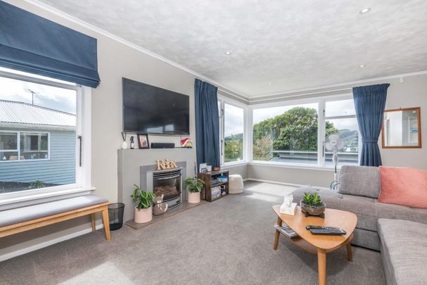 24 Franklyn Road, Tawa - Photo 1