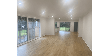 Beautiful Home in Garden Setting - Photo 2