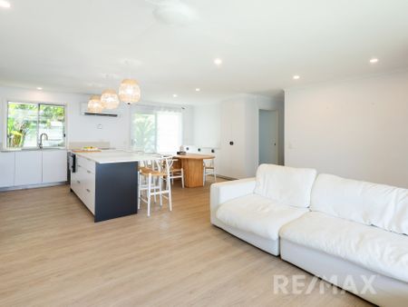 21 Cumberland Drive, Varsity Lakes QLD 4227 - House For Rent | Domain - Photo 3