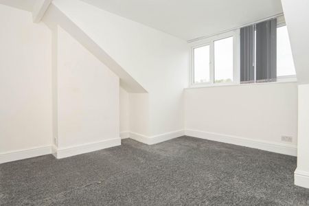 4 bedroom House To Let - Photo 5