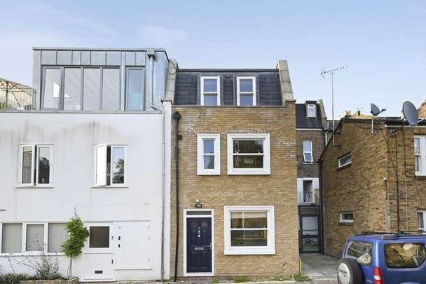 Coningham Mews, Shepherds Bush, London, W12 - Photo 1