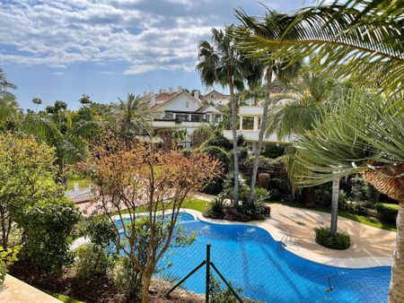 Apartment in The Golden Mile, Costa del Sol - Photo 5
