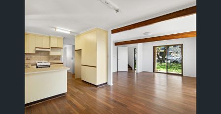 TRUE DUAL LIVING HOME - SPACE GALORE - Photo 2