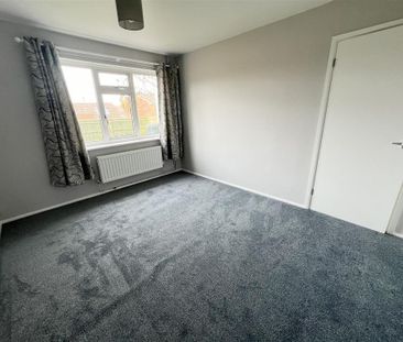 2 bedroom semi-detached bungalow to rent - Photo 3