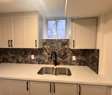 For Lease - 14 Berton Boulevard, Halton Hills, Ontario - Photo 4