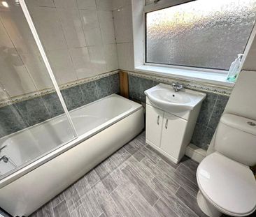 3 bedroom terraced house to rent - Photo 6