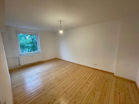 *hochwertig modernisierte Altbauwohnung im EG*Tageslichtbad* - Foto 3