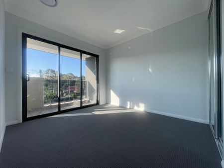 Brand New 5-Bedroom Duplex in Prime Location - Photo 4