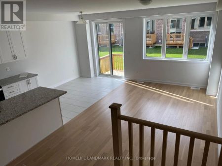 36 JOHN CANNING WAY E - Photo 2