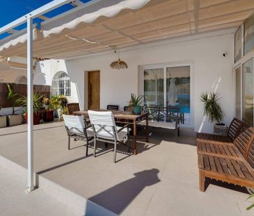 Luxury 4 room Detached House for rent in Torrevieja, Valencia - Photo 1