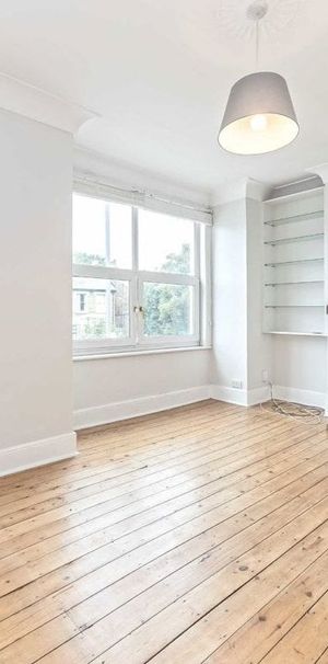 Merton Road, SW18 5LD, London - Photo 1