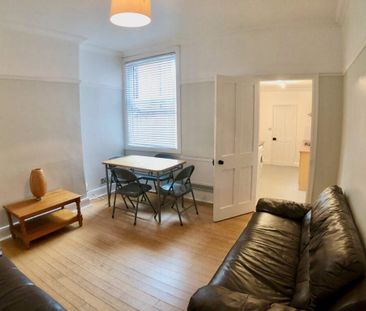 4 bedroom terraced house to rent - Photo 6