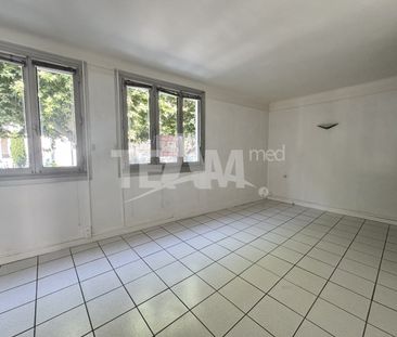 Location Appartement 3 pièces 81m² SETE 34200 - Photo 5