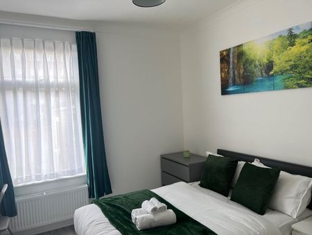 Room in a Shared House, Oaklands Road, NW2 - Photo 2