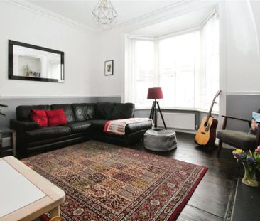 3 Bed Semi-Detached House, Forster Road, SO14 - Photo 2