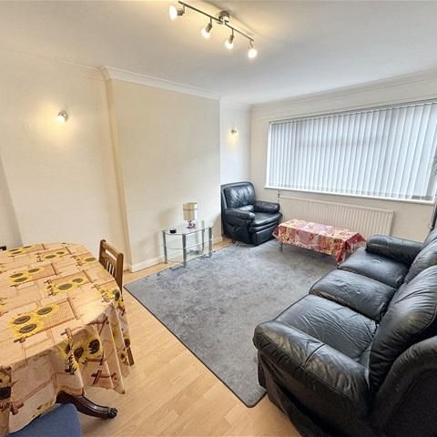 4 bedroom house to rent - Photo 1