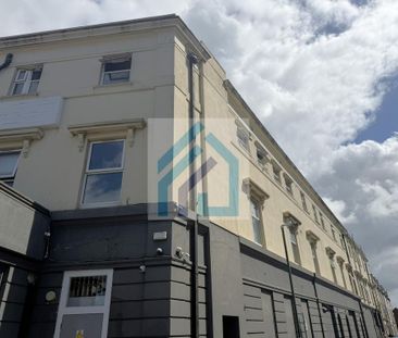 1 bedroom in a flat share to rent - Photo 4
