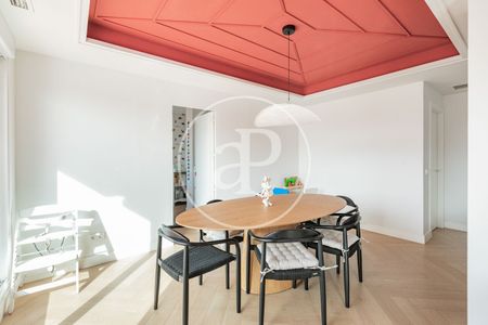 Penthouse for rent with Terrace in Pacífico (Madrid) - Photo 4