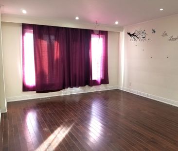 For Lease - 182 Confederation Drive Unit# Main Floor, Toronto, Ontario - Photo 1