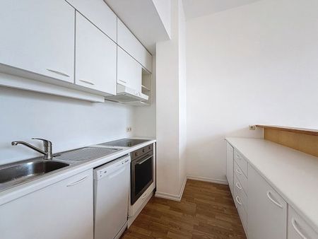 Appartement te huur in Ixelles - Photo 4