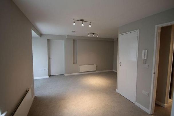 Douglas Court, .369 Hartsbourne Road, Earley,RG6 - Photo 1