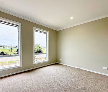 Elegant Family living with excellent location!!! - Photo 4