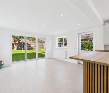 2 bedroom detached bungalow to rent - Photo 1