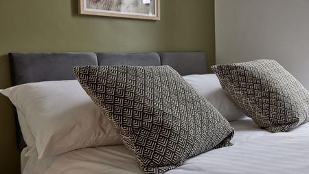 1 bedroom in a house share to rent - Photo 5