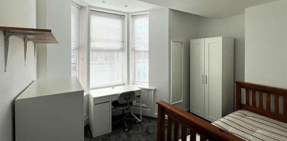 Hazelwood Avenue, Jesmond, NE2 - Photo 2