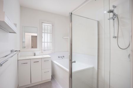 CONVENIENT BOOVAL LOCATION - Photo 5