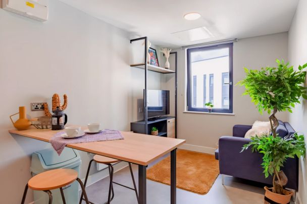 2 Bed Apartment - Photo 1