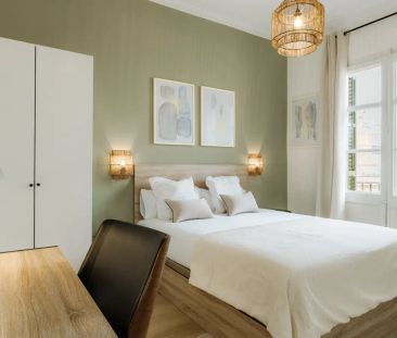 Room in a shared 4-bedroom apartment for rent in La Sagrada Família. - Photo 5