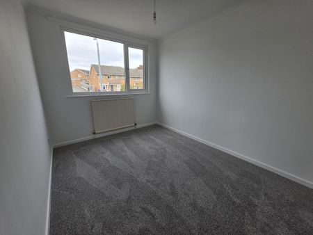 3 bedroom semi-detached house to rent - Photo 3