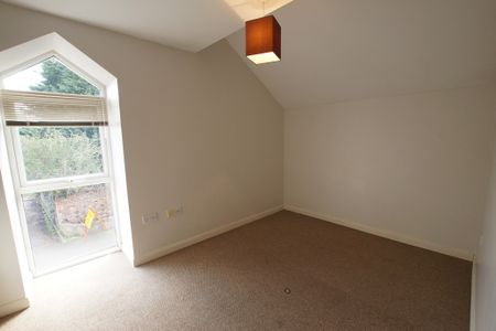 2 bedroom Apartment to let - Photo 5