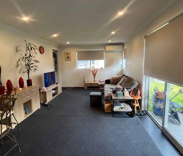 Sunny 2 bedroom for rent!! - Photo 2