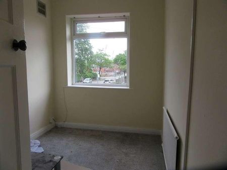 Kings Road, Firswood, Manchester, M16 - Photo 2