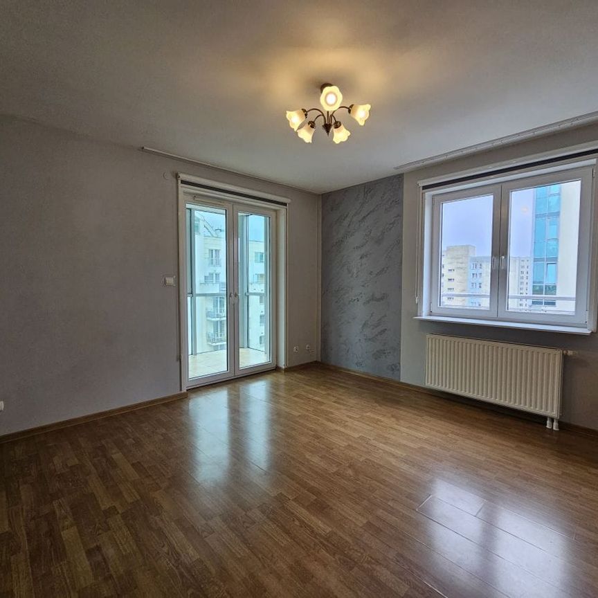 Mieszkanie przy stacji Metra Bródno 64.7 m² - Photo 1