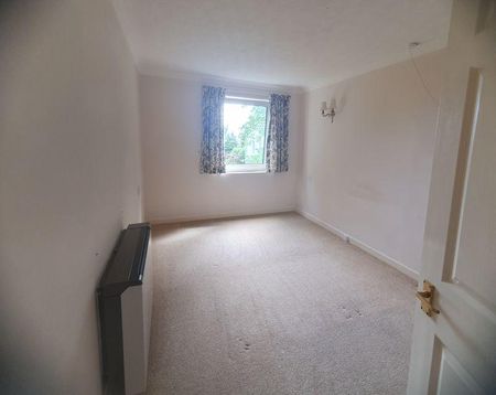 1 bedroom retirement property to rent - Photo 2