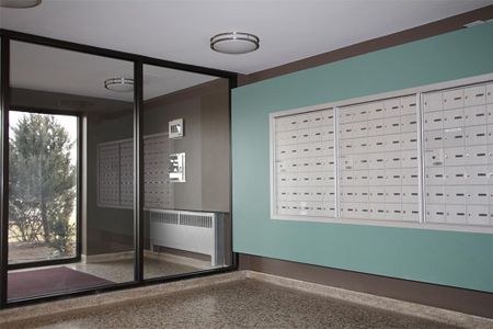 Lawrence Avenue East Apartments - Photo 4