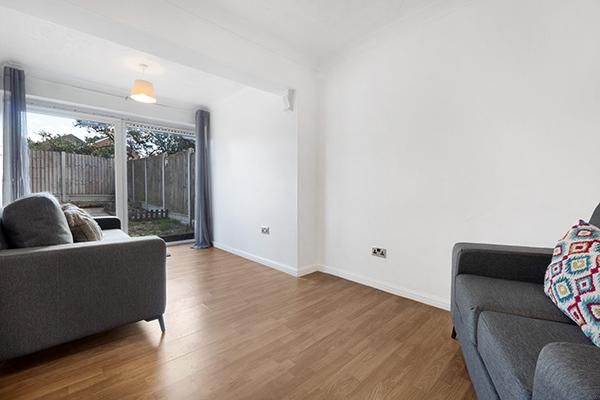 5 bedroom semi-detached house to rent - Photo 1