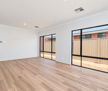 Brand New Home with Added Value – Extra Theatre, Study & Kitchenette - Photo 3