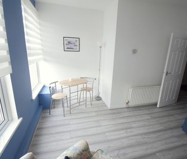 Flat 4, 2 Templemore Avenue, BT54FT, Belfast - Photo 4