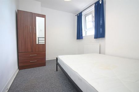 3 Bedroom Flat To Let - Photo 4