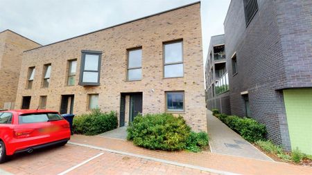 2 bedroom semi-detached house to rent - Photo 5